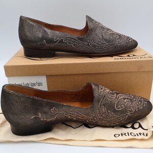 Nina Empress 14 Karat Black Brocade Oxford Size 9